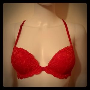Victoria Secret 32D fancy bra